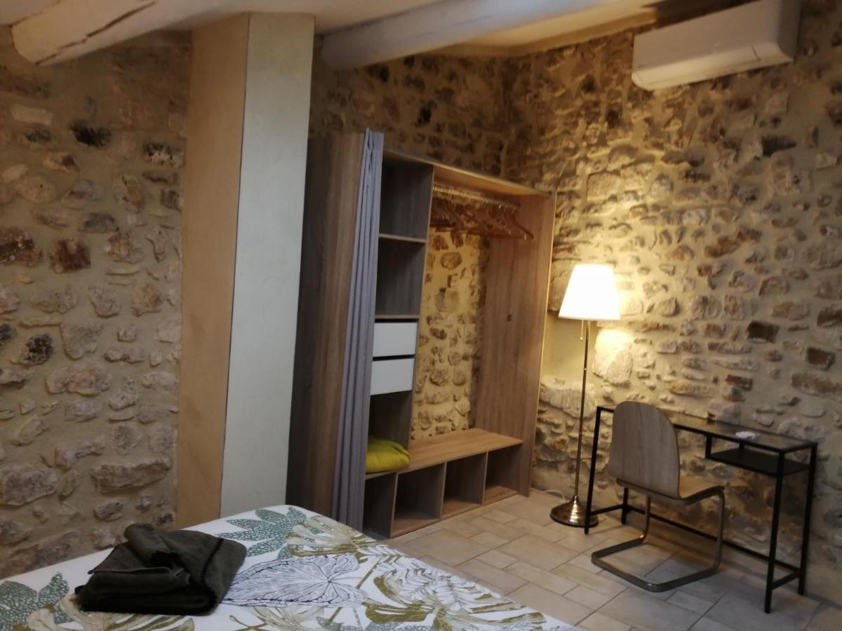 Gite De L Ancienne Poste Bourdic Esterno foto